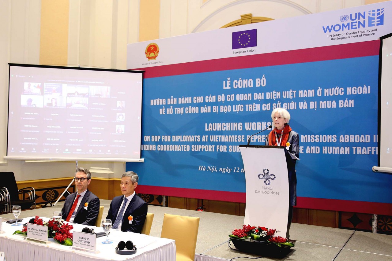 Lễ công bố Hướng dẫn dành cho cơ quan đại diện Việt Nam ở nước ngoài về hỗ trợ công dân Việt Nam bị bạo lực trên cơ sở giới và bị mua bán