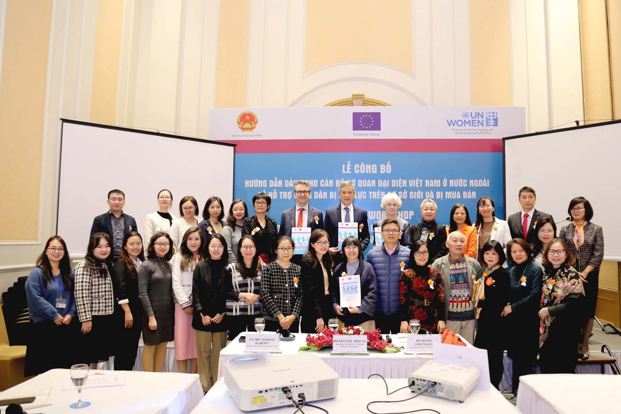 Lễ công bố Hướng dẫn dành cho cơ quan đại diện Việt Nam ở nước ngoài về hỗ trợ công dân Việt Nam bị bạo lực trên cơ sở giới và bị mua bán
