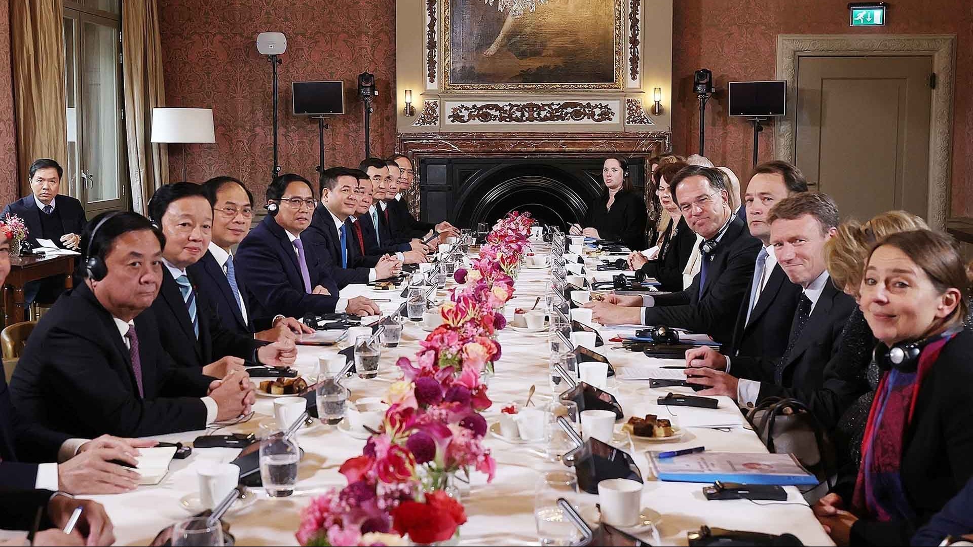 dua quan he viet namha lan phat trien sau sac manh me hon