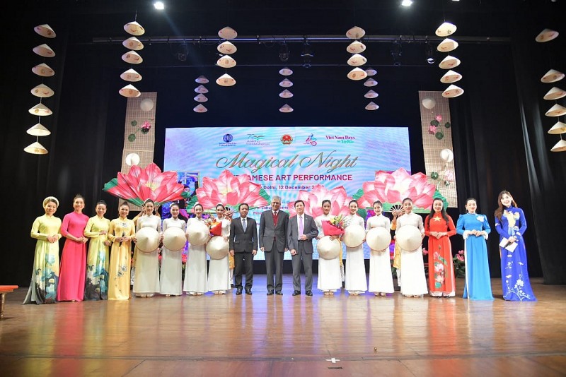 Ngày Việt Nam tại Ấn Độ 2022: Đêm nhạc Magical Night Ngày Việt Nam tại Ấn Độ 2022: Đêm nhạc Magical Night