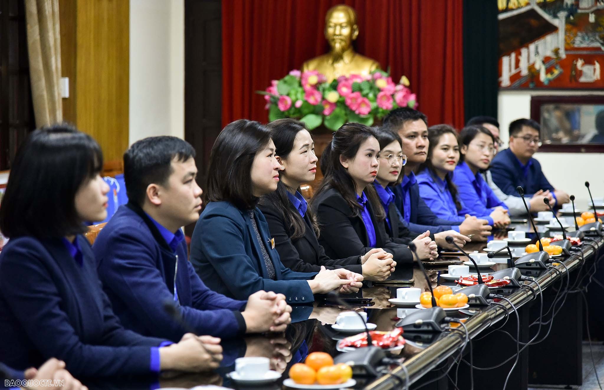 Thanh niên Bộ Ngoại giao phải ‘vừa hồng vừa chuyên’
