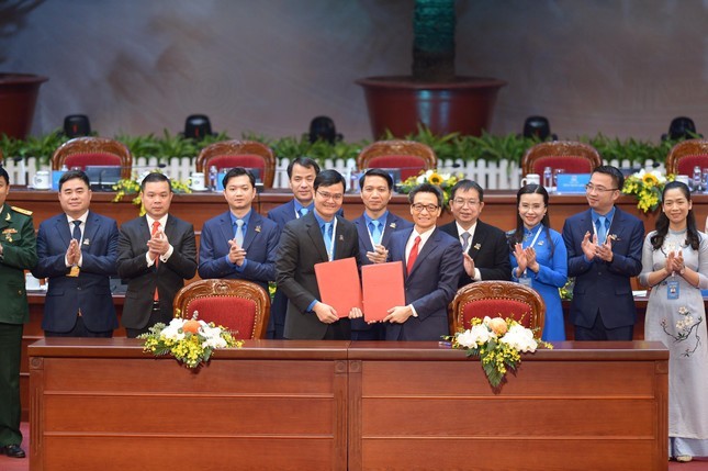 Phó Thủ tướng Vũ Đức Đam: Mở cửa ra thế giới, yêu cầu đầu tiên là giao tiếp, là ngôn ngữ