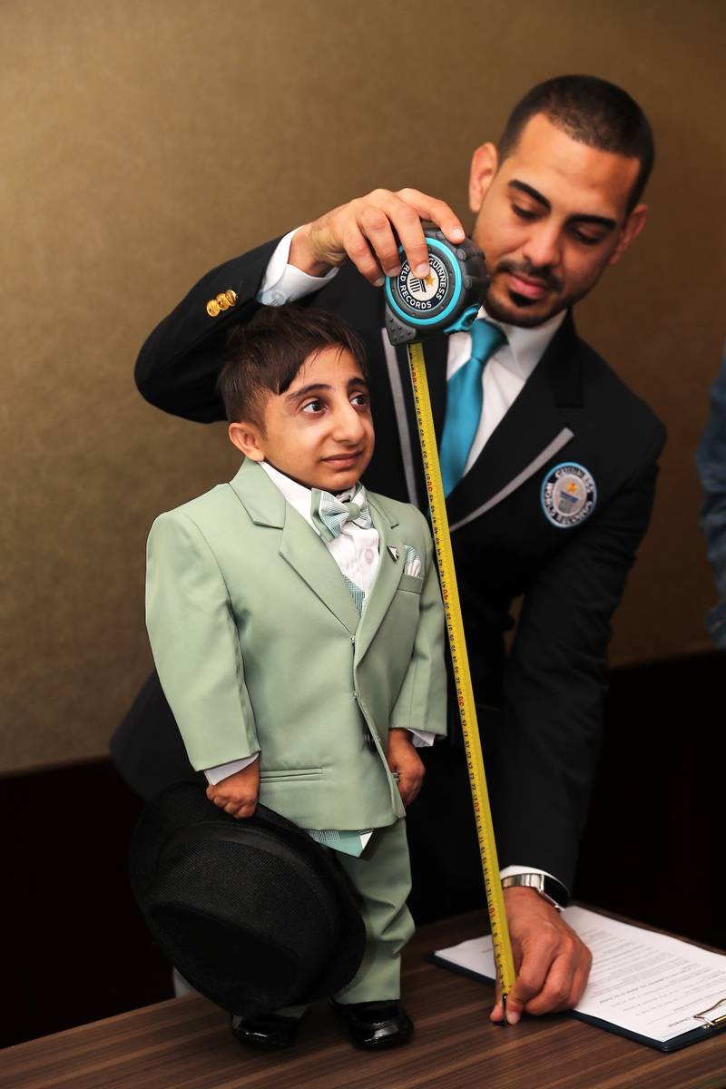 Iran: Người đàn ông thấp nhất thế giới, cao 65,24 cm, xác lập Kỷ lục Guinness