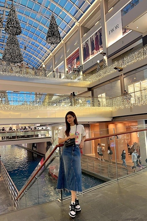 Sao Việt: Mạnh Trường 'vào vai' bố bỉm, Trương Quỳnh Anh đón Giáng sinh sớm, Thanh Thảo trở lại Sydney