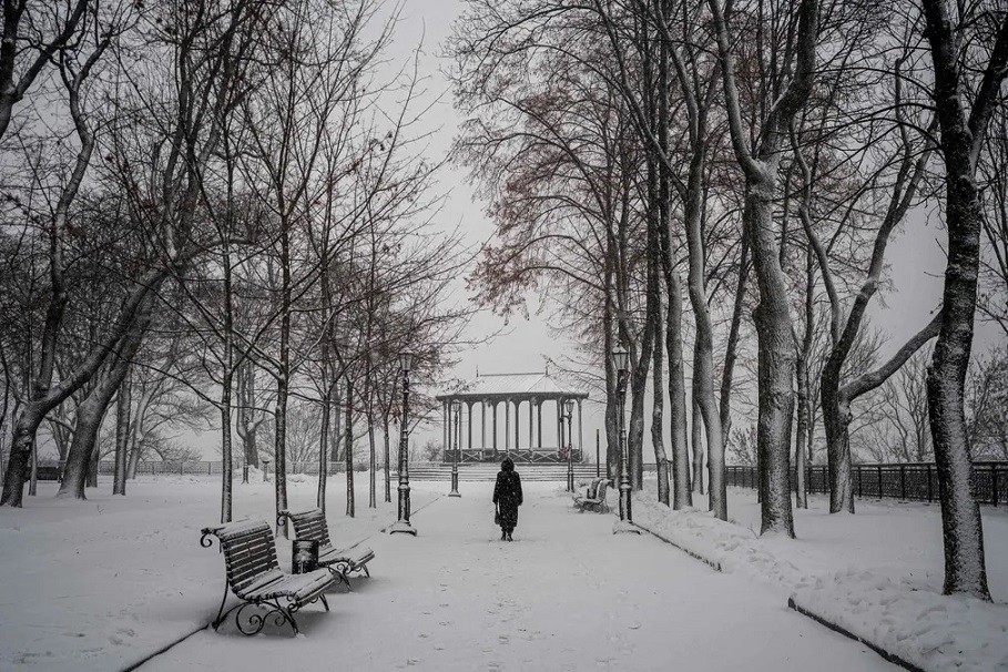 Ảnh ấn tượng tuần (12 18/12): Tổng thống Nga bàn tương lai chiến dịch ở Ukraine, Thủ tướng Đức nói về ‘ngày tốt lành’, du khách Việt mặc Hanbok ở Hàn