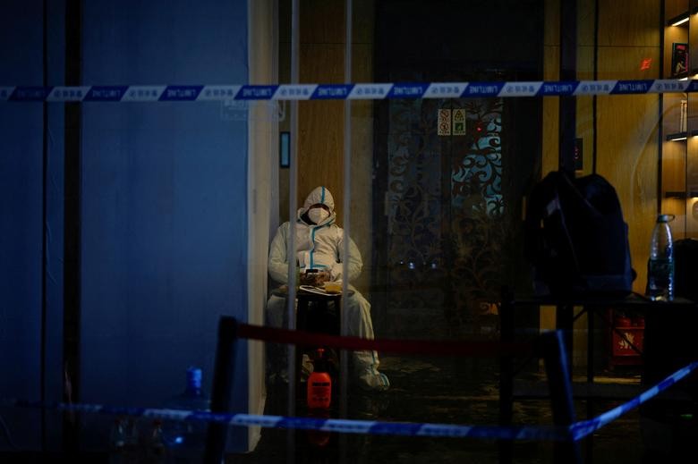 Ảnh ấn tượng tuần (12 18/12): Tổng thống Nga bàn tương lai chiến dịch ở Ukraine, Thủ tướng Đức nói về ‘ngày tốt lành’, du khách Việt mặc Hanbok ở Hàn