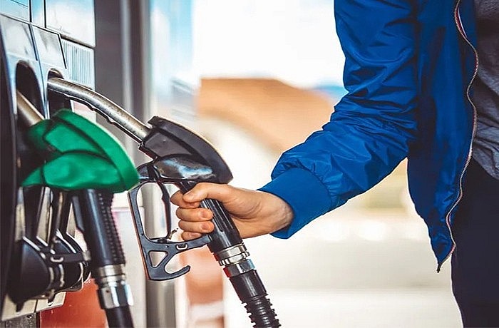 Giá xăng dầu hôm nay 19/12: Nhích nhẹ; giá xăng trong nước dự báo tiếp tục giảm nhẹ Giá xăng dầu hôm nay 19/12: Nhích nhẹ; giá xăng trong nước dự báo tiếp tục giảm nhẹ