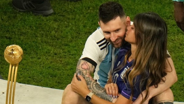 Messi và Antonela: Sáu kỳ World Cup, một chuyện tình