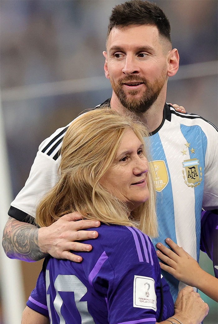 Lionel Messi chia sẻ niềm vui vô địch World Cup 2022 cùng đại gia đình