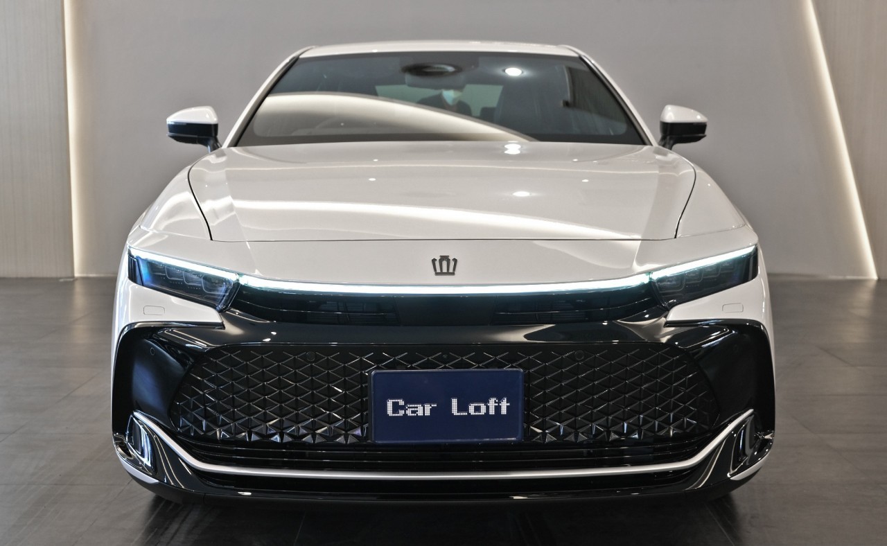 Cận cảnh Toyota Crown 2023 có mặt tại thị trường Thái Lan