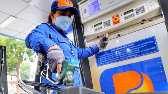 gia xang dau hom nay 22 the gioi va trong nuoc dong loat giam