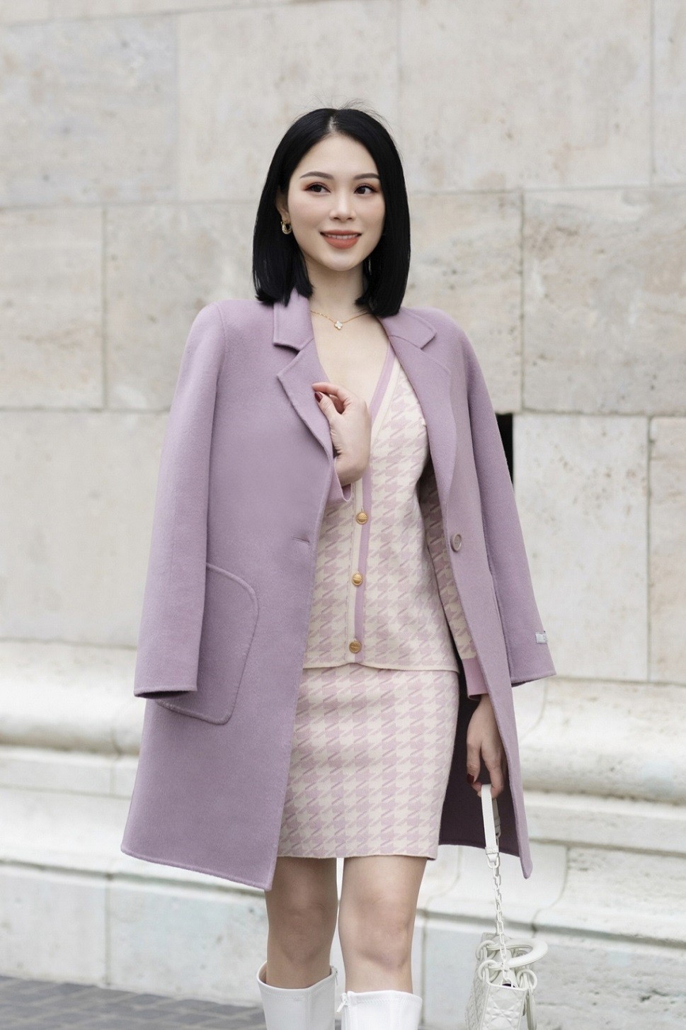 Linh Rin lên đồ thanh lịch, thực hiện bộ ảnh thời trang ở Hungary