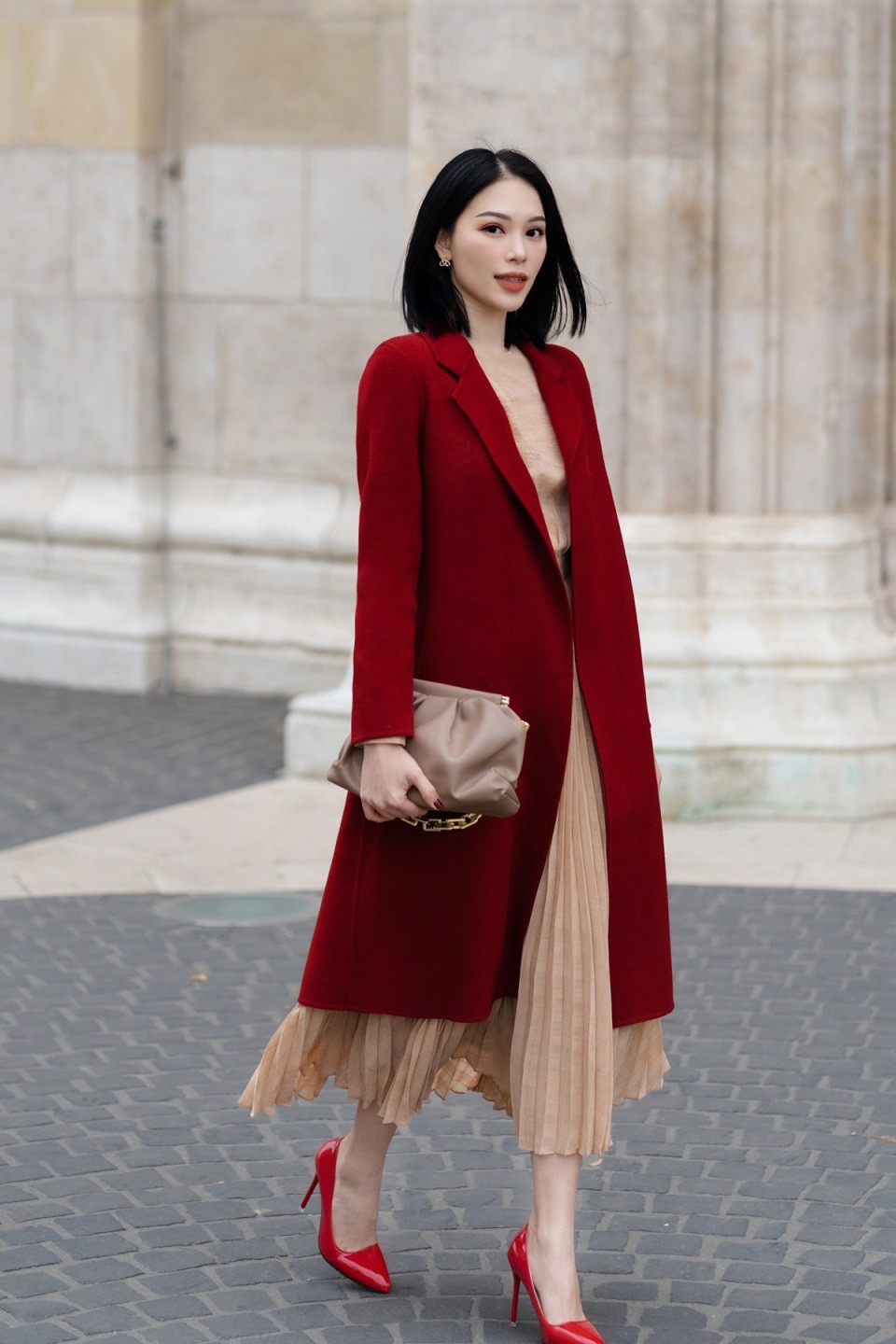 Linh Rin lên đồ thanh lịch, thực hiện bộ ảnh thời trang ở Hungary