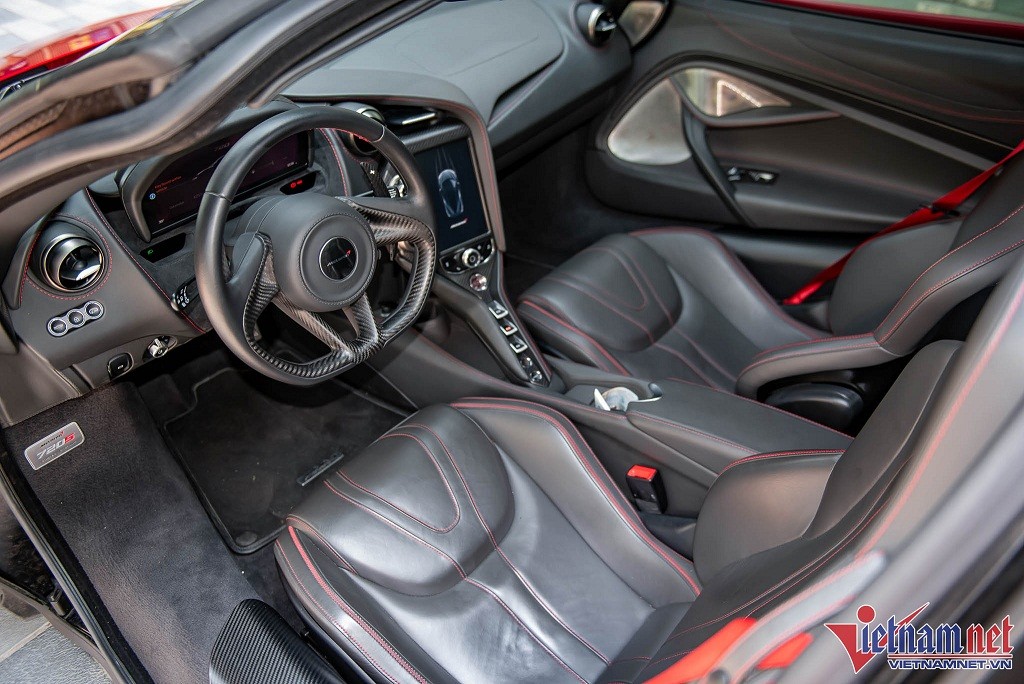 Cận cảnh siêu xe McLaren 720S giá 25 tỷ tại Việt Nam