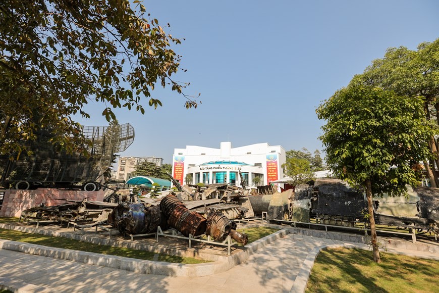 Dự báo thời tiết đêm nay và ngày mai (20-21/12): Hà Nội trời rét; vùng núi Bắc Bộ rét đậm, rét hại; từ Hà Tĩnh đến Thừa Thiên-Huế có mưa rất to Dự báo thời tiết đêm nay và ngày mai (20-21/12): Hà Nội trời rét; vùng núi Bắc Bộ rét đậm, rét hại; từ Hà Tĩnh đến Thừa Thiên-Huế có mưa rất to