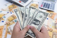 Tình hình Ukraine: WB chi tiền giúp 'giải quyết các nhu cầu cấp thiết', Israel tặng máy phát điện