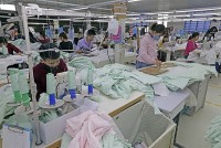 Vượt nhiều 'đối thủ sừng sỏ', Việt Nam có thể lọt top 7 đối tác thương mại hàng hóa hàng đầu của Mỹ