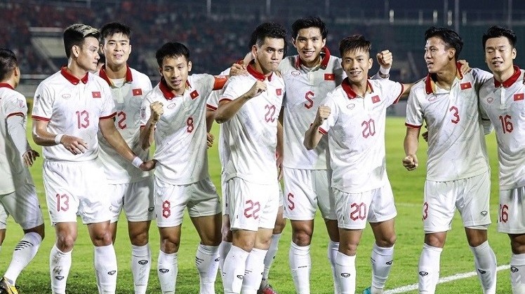 aff cup 2022 bao thai lan khen doi tuyen viet nam quang hai khong chan thuong nang
