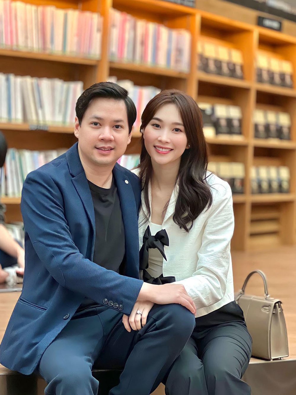 Khám phá bộ sưu tập túi hàng hiệu nhỏ xinh của Hoa hậu Việt Nam 2012 Đặng Thu Thảo