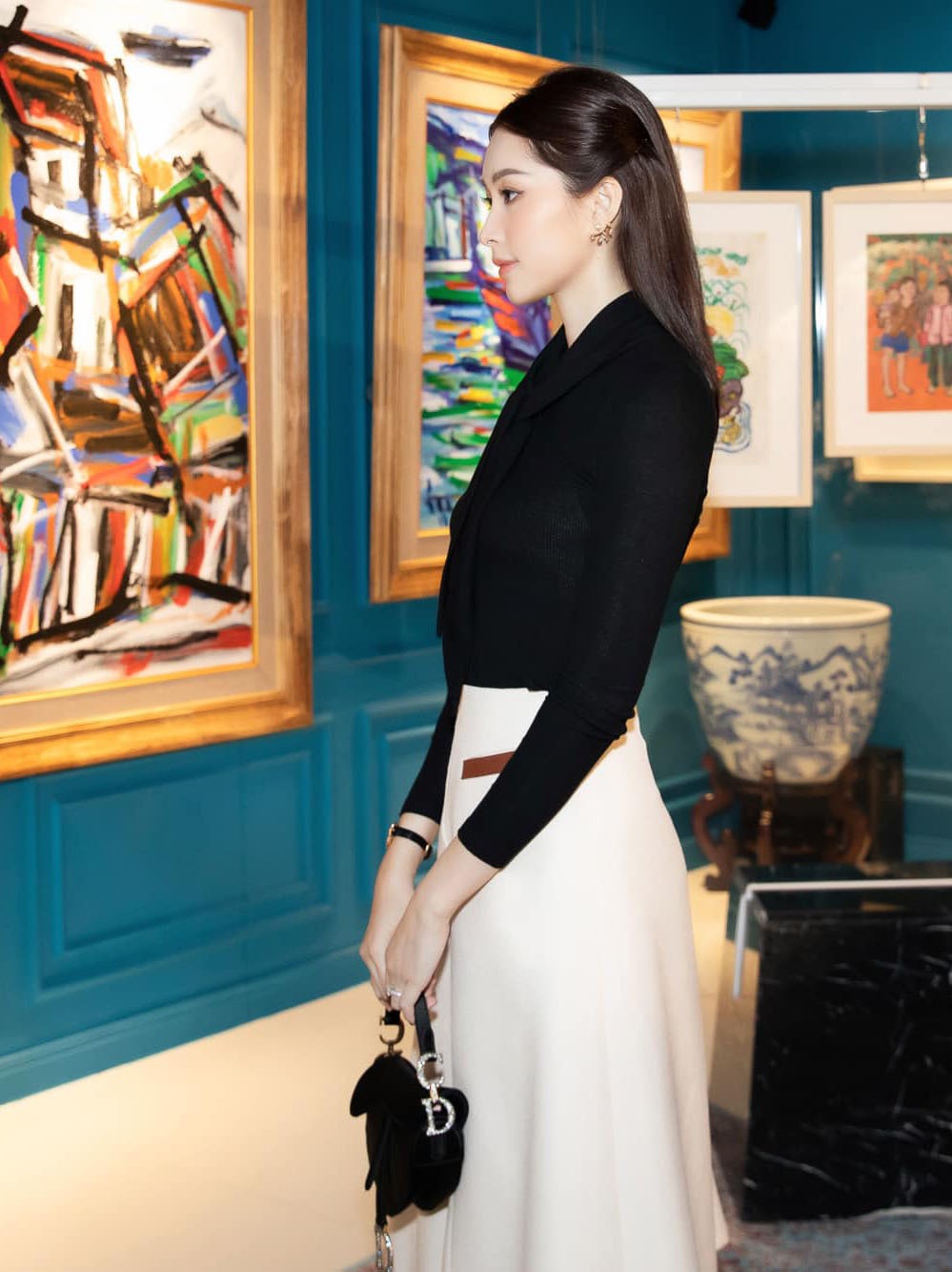 Khám phá bộ sưu tập túi hàng hiệu nhỏ xinh của Hoa hậu Việt Nam 2012 Đặng Thu Thảo