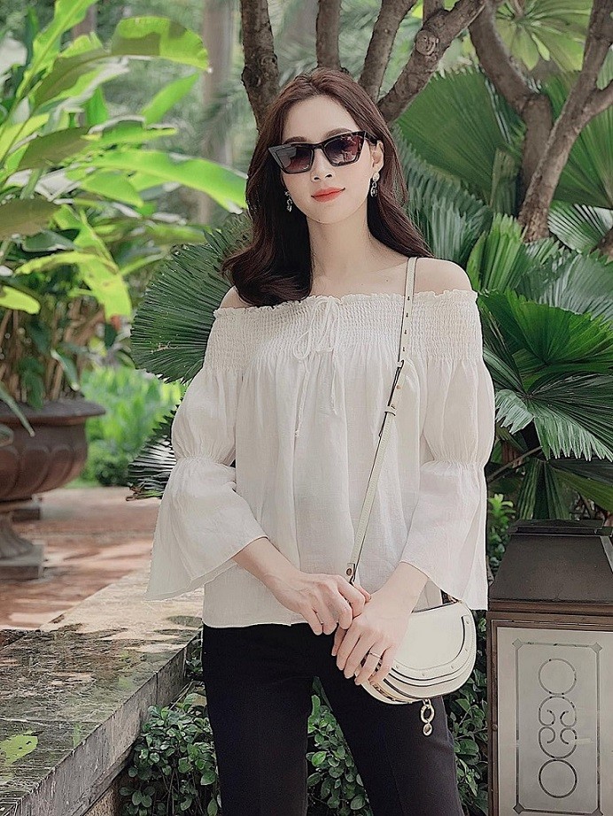 Khám phá bộ sưu tập túi hàng hiệu nhỏ xinh của Hoa hậu Việt Nam 2012 Đặng Thu Thảo