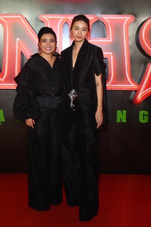 Ngô Thanh Vân và chồng trẻ tình tứ trên thảm đỏ Ngô Thanh Vân và chồng trẻ tình tứ trên thảm đỏ