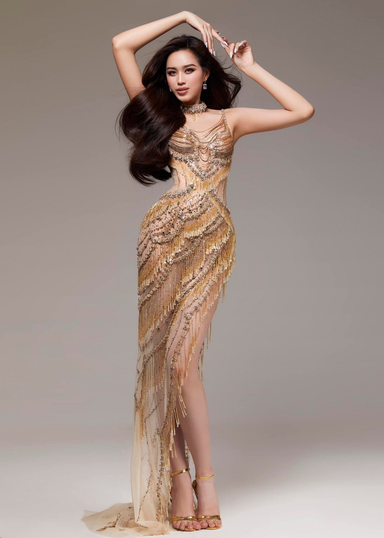 Sao Việt: Hoa hậu Đỗ Thị Hà... Sao Việt: Hoa hậu Đỗ Thị Hà...