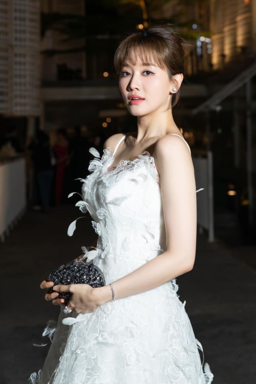 Sao Việt: Hoa hậu Đỗ Thị Hà... Sao Việt: Hoa hậu Đỗ Thị Hà...