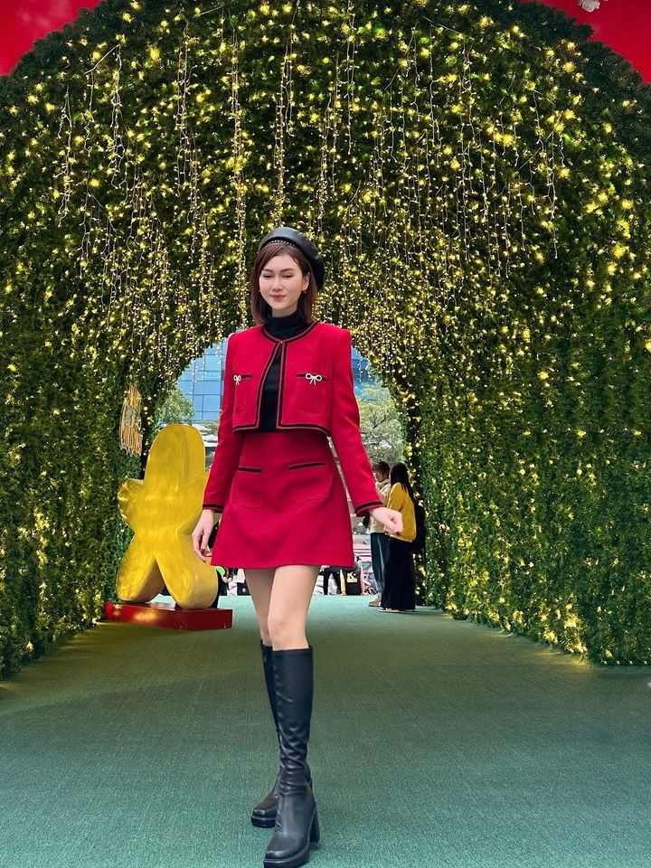 Sao Việt: Hoa hậu Đỗ Thị Hà... Sao Việt: Hoa hậu Đỗ Thị Hà...