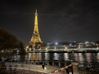 'Kinh đô ánh sáng' Paris đón Giáng sinh trong thời kỳ tiết kiệm năng lượng