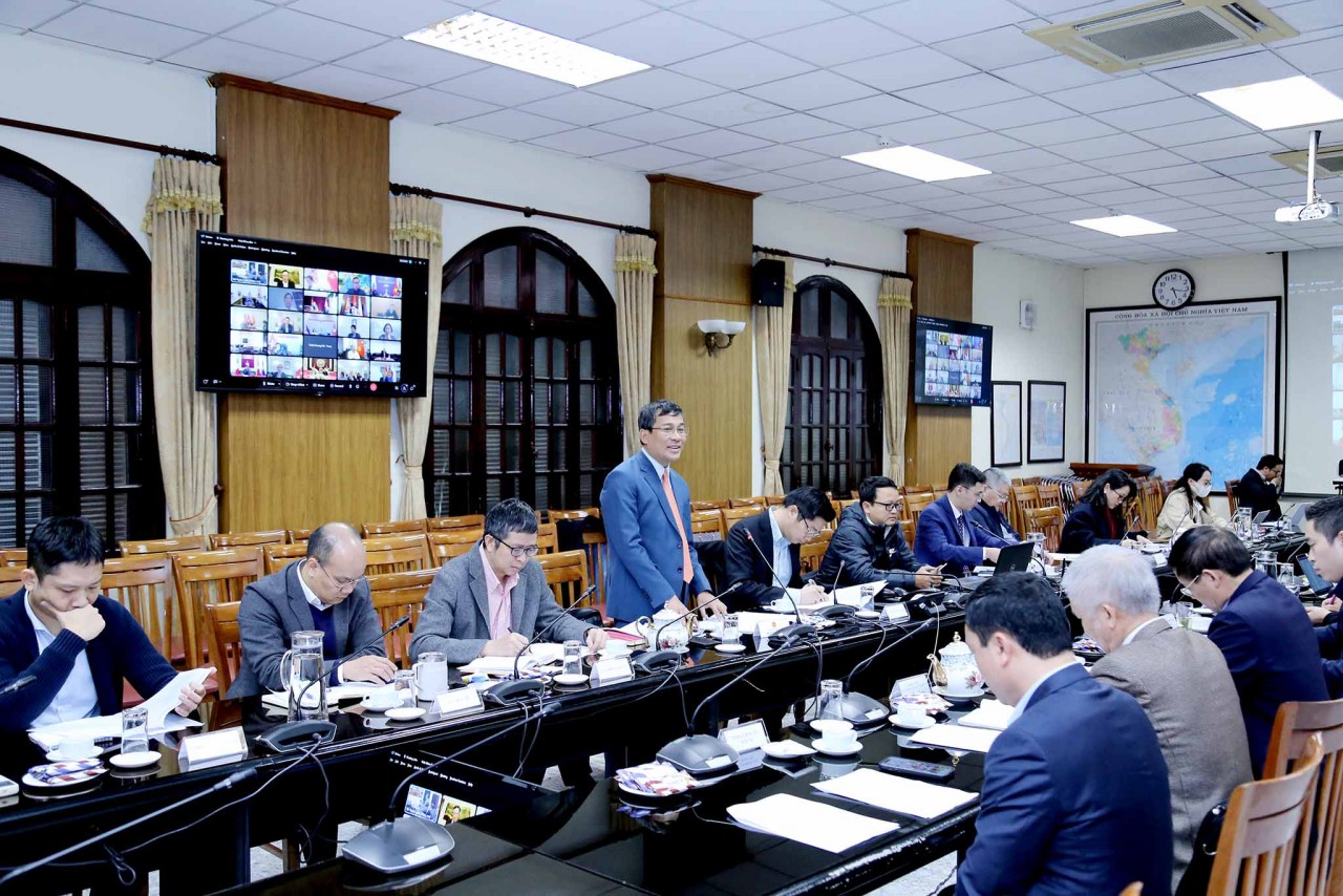 Họp giao ban giữa Ban chỉ đạo Ngoại giao kinh tế với các Cơ quan đại diện Việt Nam ở nước ngoài và các hiệp hội, doanh nghiệp dệt may, da giày