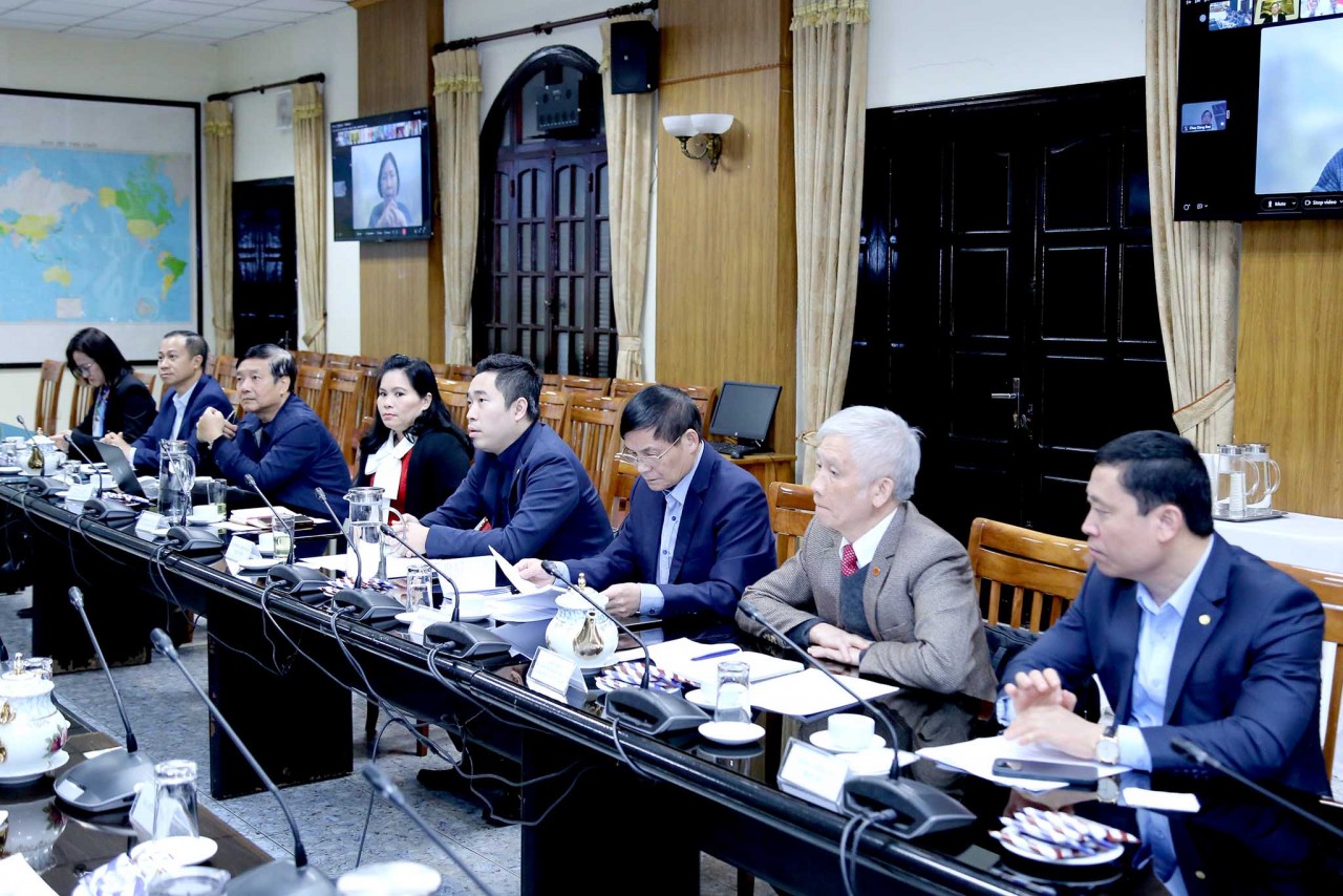 Họp giao ban giữa Ban chỉ đạo Ngoại giao kinh tế với các Cơ quan đại diện Việt Nam ở nước ngoài và các hiệp hội, doanh nghiệp dệt may, da giày