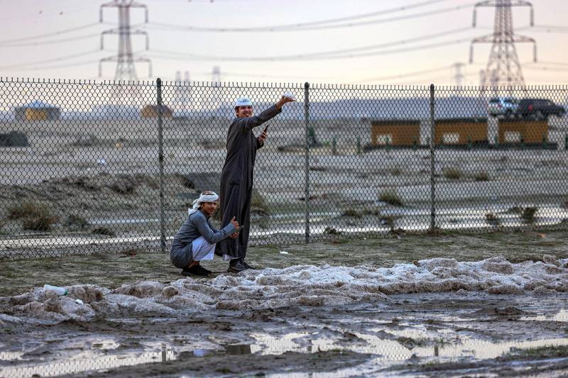 Người dân Kuwait vui sướng tận hưởng mùa Đông trắng