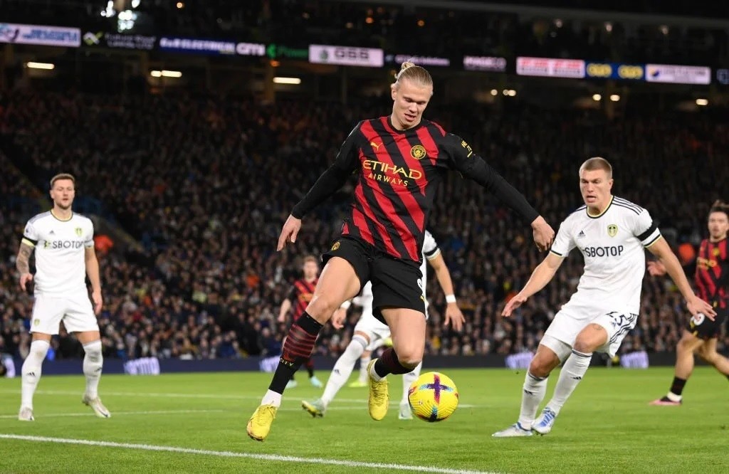 Erling Haaland ghi 26 bàn thắng sau 20 trận ra sân cho Man City Erling Haaland ghi 26 bàn thắng sau 20 trận ra sân cho Man City