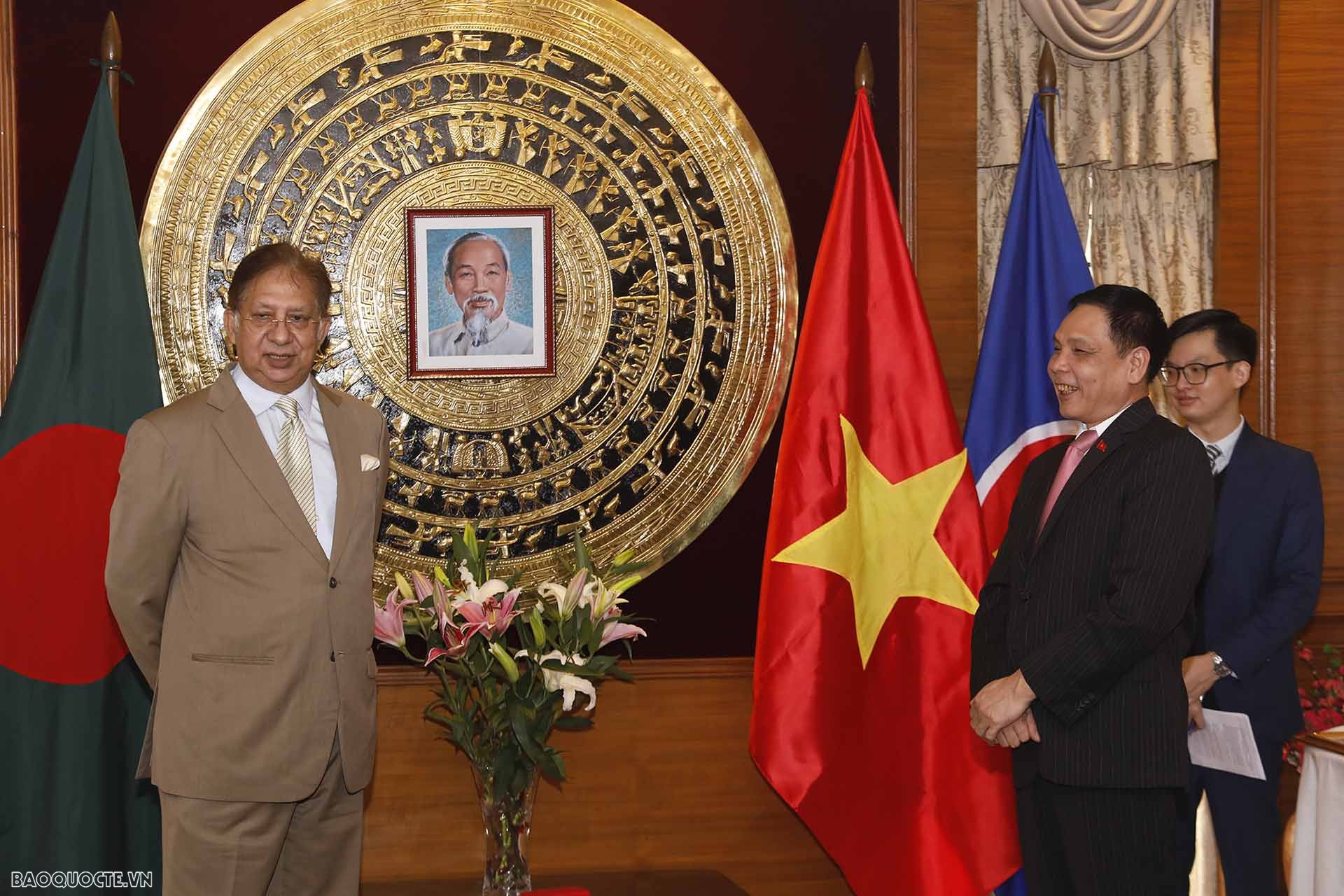 Đại diện khách mời Bangladesh phát biểu. Đại diện khách mời Bangladesh phát biểu.