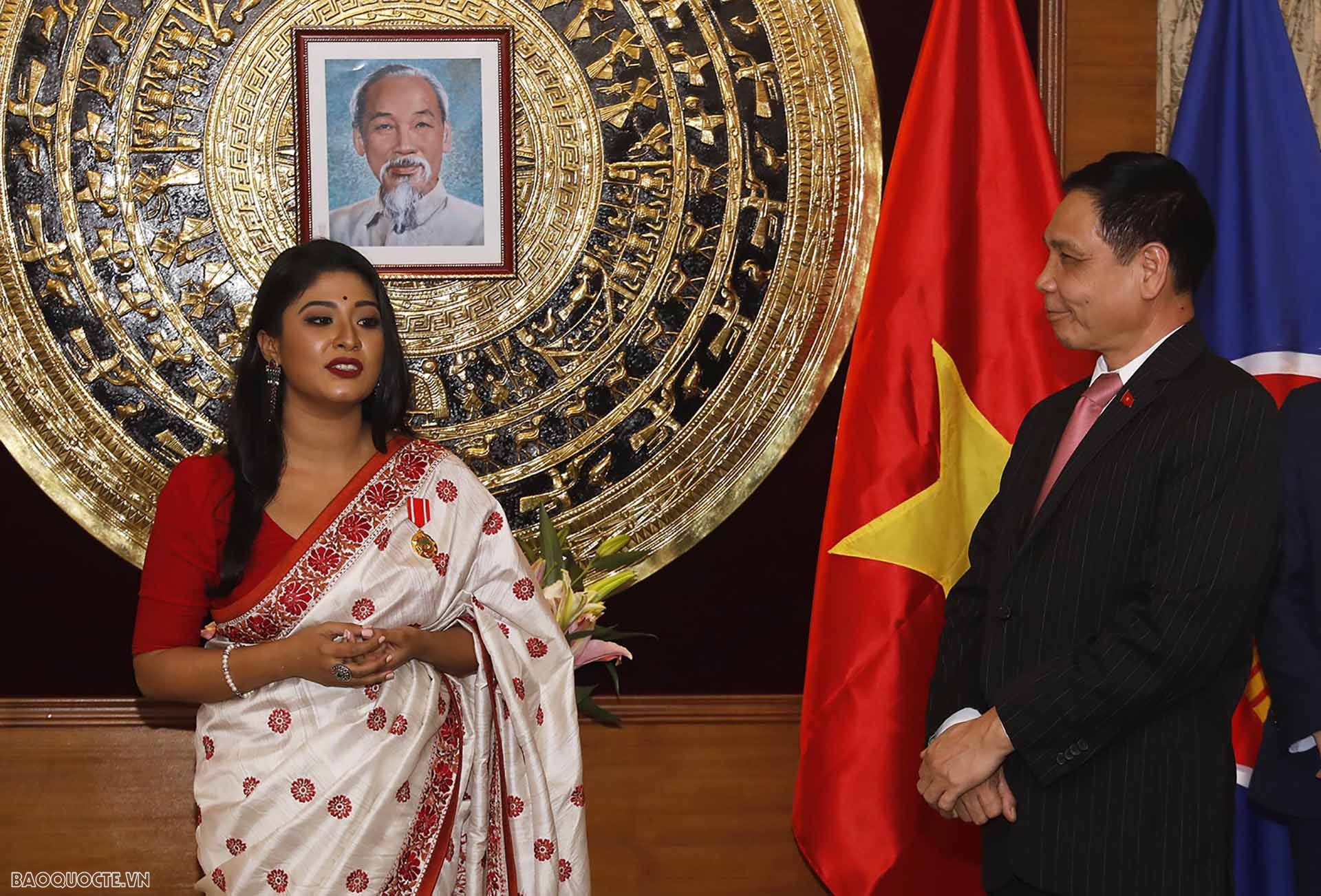 Cô Pooja Sengupta phát biểu. Cô Pooja Sengupta phát biểu.