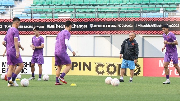 viet nam vs singapore nhieu to bao du doan phan thang nghieng ve cac chien binh sao vang