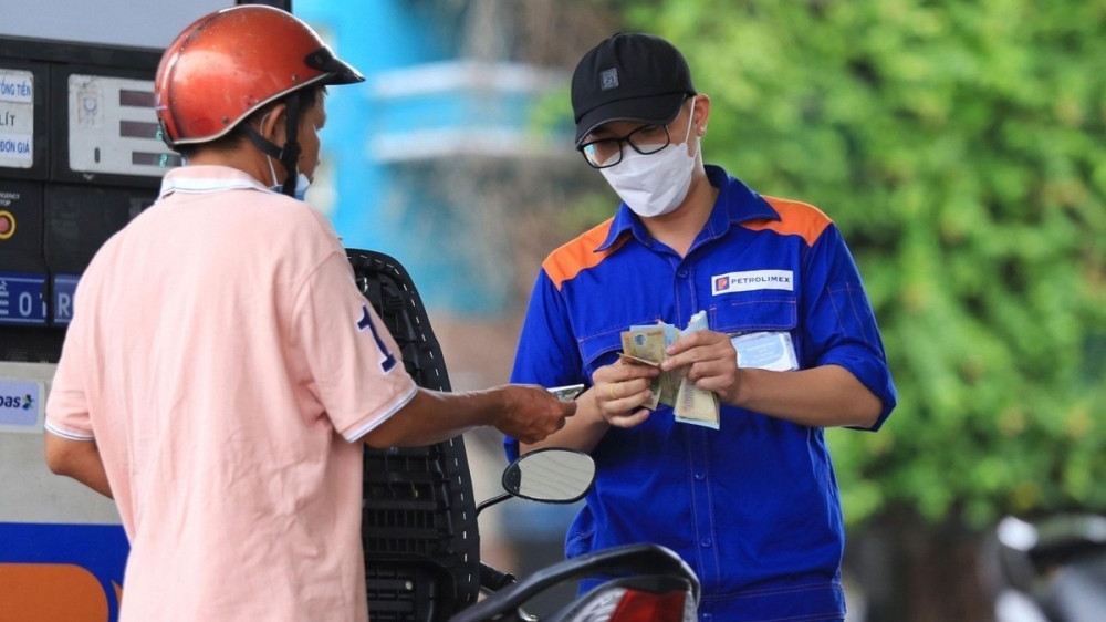 gia xang dau hom nay 203 the gioi tang trong nuoc chieu nay se duoc dieu chinh the nao