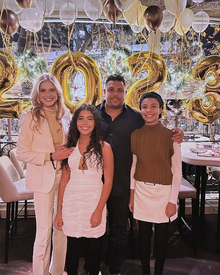 Các huyền thoại sân cỏ chào năm mới Các huyền thoại sân cỏ chào năm mới