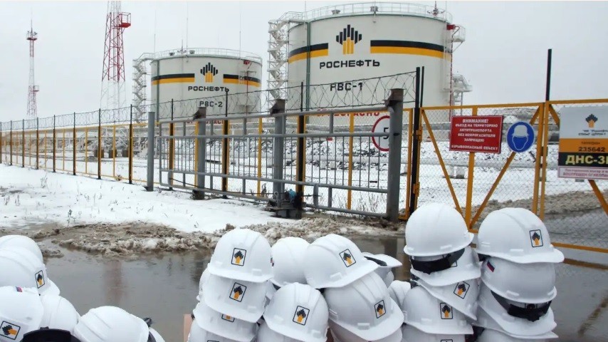 gia xang dau hom nay 21 nam nay gia dau se tiep tuc bien dong