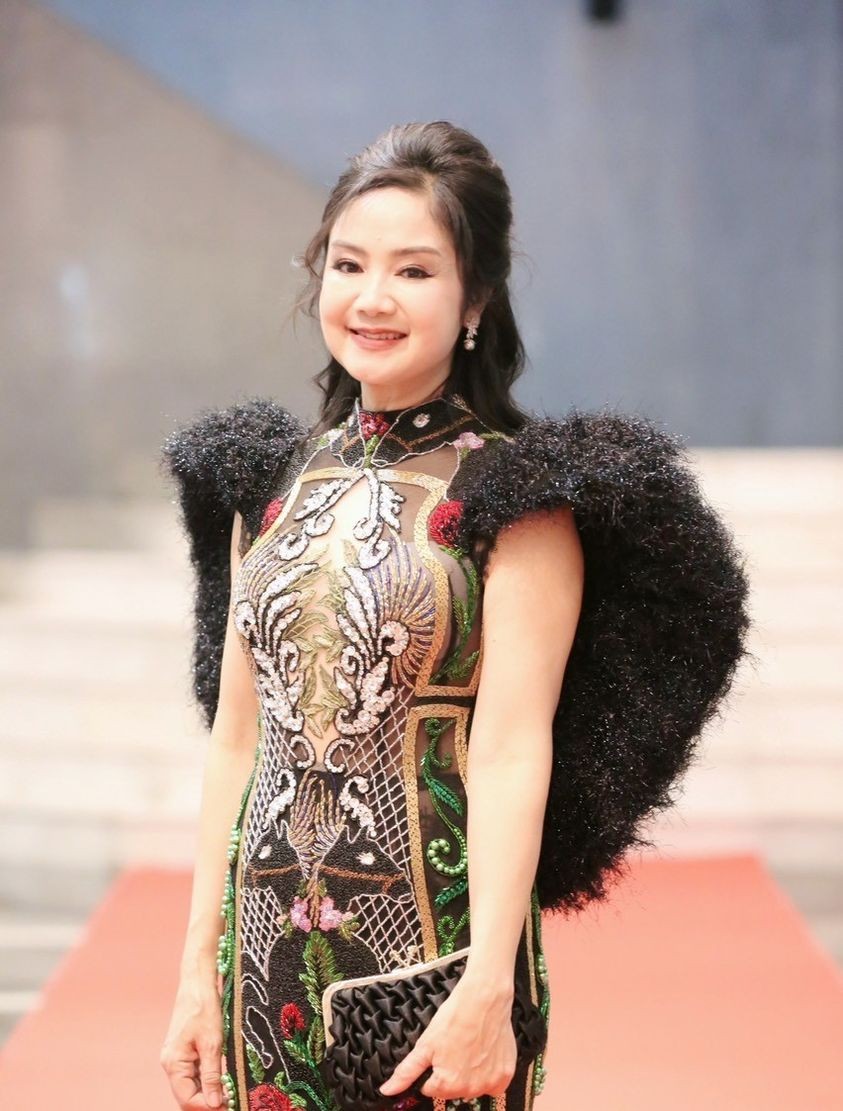 Dàn sao Việt đọ sắc trên thảm đỏ