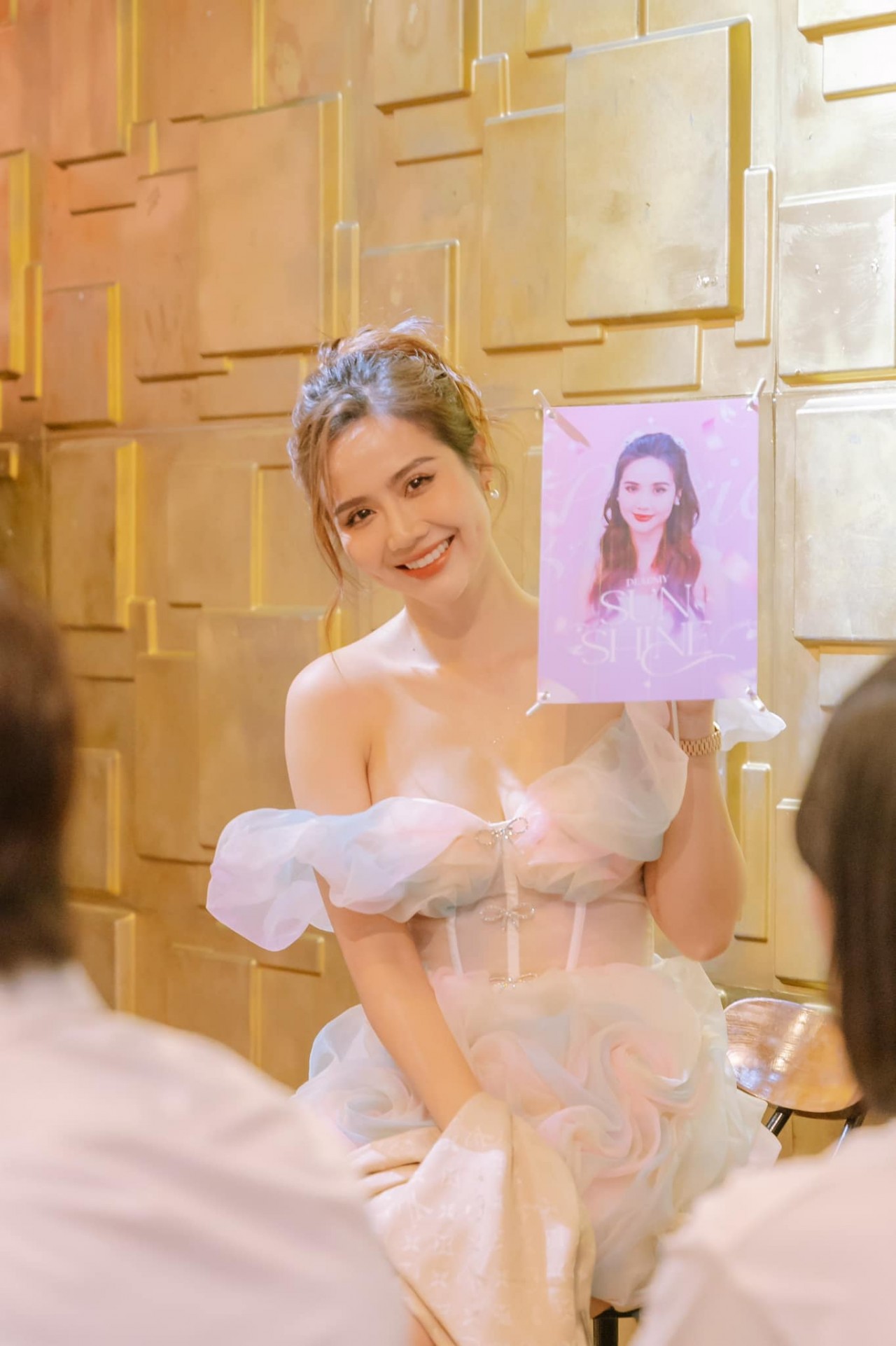 Sắc vóc Nữ diễn viên ấn tượng VTV Awards 2022 Phan Minh Huyền