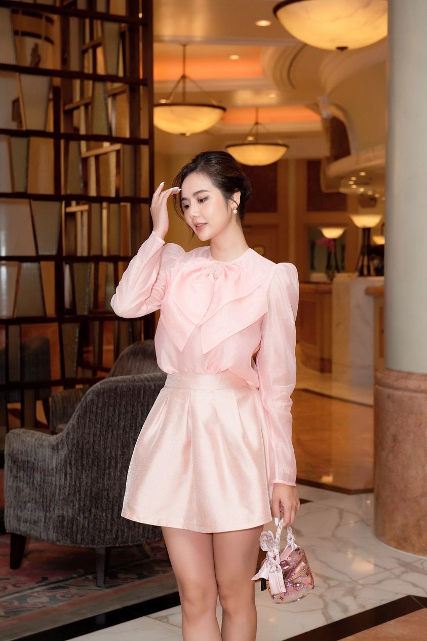 Sắc vóc Nữ diễn viên ấn tượng VTV Awards 2022 Phan Minh Huyền