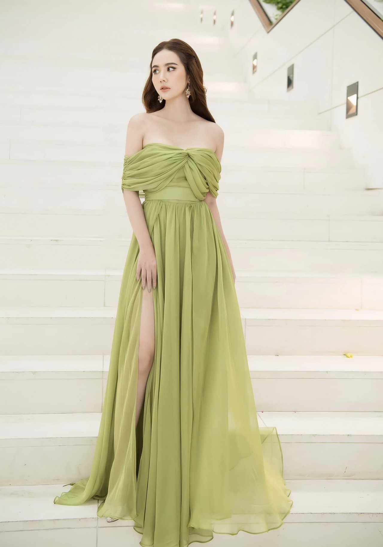 Sắc vóc Nữ diễn viên ấn tượng VTV Awards 2022 Phan Minh Huyền