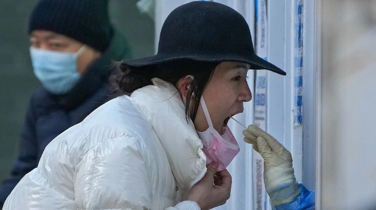 Trung Quốc chỉ trích quy định mới về COVID-19 của phương Tây