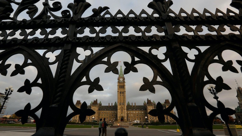 canada de doa khung bo tren twitter nam thanh nien 19 tuoi bi canh sat bat giu