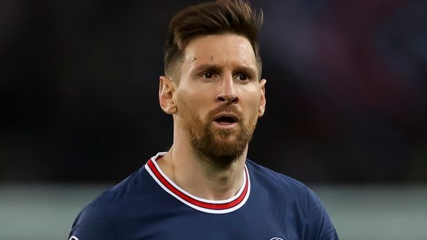 Chuyển nhượng cầu thủ ngày 4/1: Real Madrid gia hạn Toni Kroos; Messi sớm ký tiếp PSG; MU hỏi mua Dani Olmo