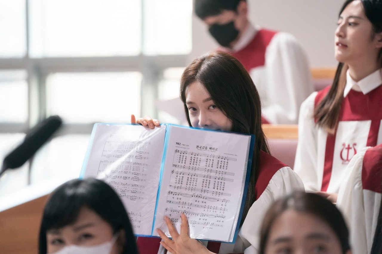 Ảnh hậu trường vui vẻ của Song Hye Kyo và dàn diễn vien phim The Glory Ảnh hậu trường vui vẻ của Song Hye Kyo và dàn diễn vien phim The Glory