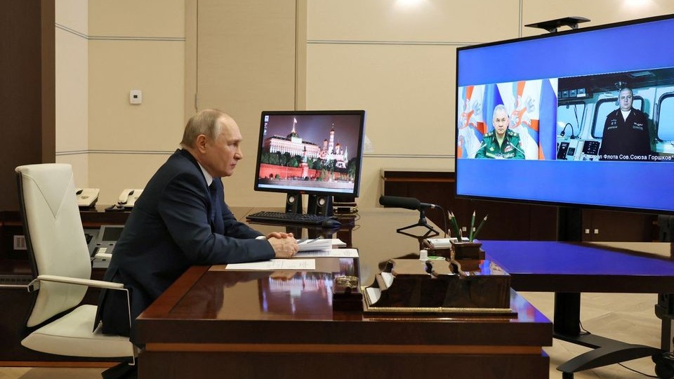 Tổng thống Putin cảnh báo những tàu sân bay hiện đại chớ đến gần tàu khu trục Đô đốc Gorshkov vì một lý do