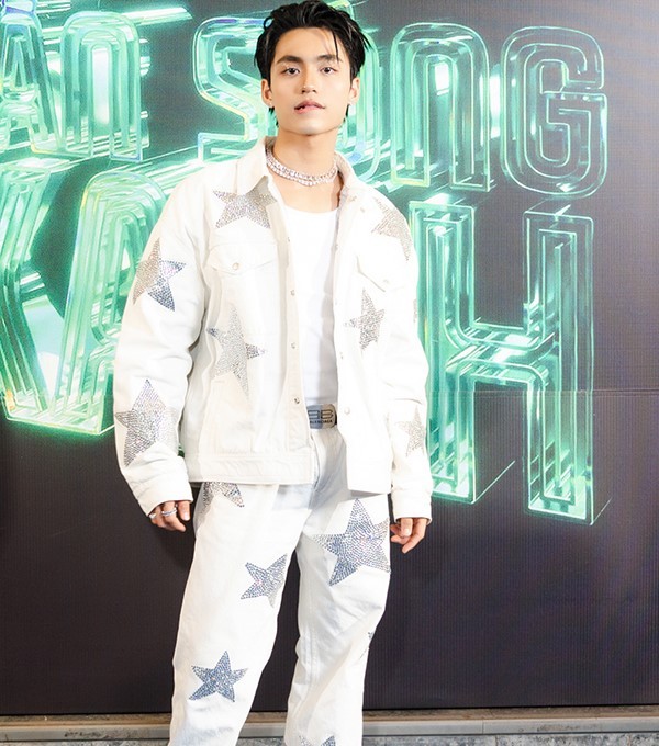 Dàn sao Việt 'đổ bộ' tại thảm đỏ trao giải Làn sóng xanh